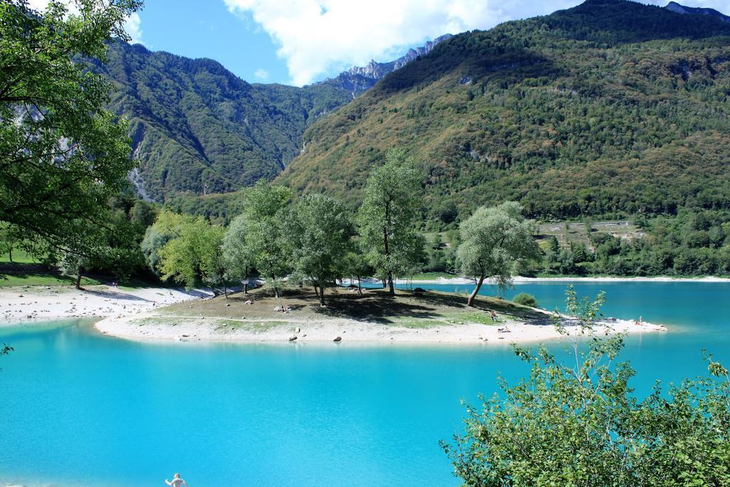 La Piazzetta Di Canale B&B Tenno Bagian luar foto