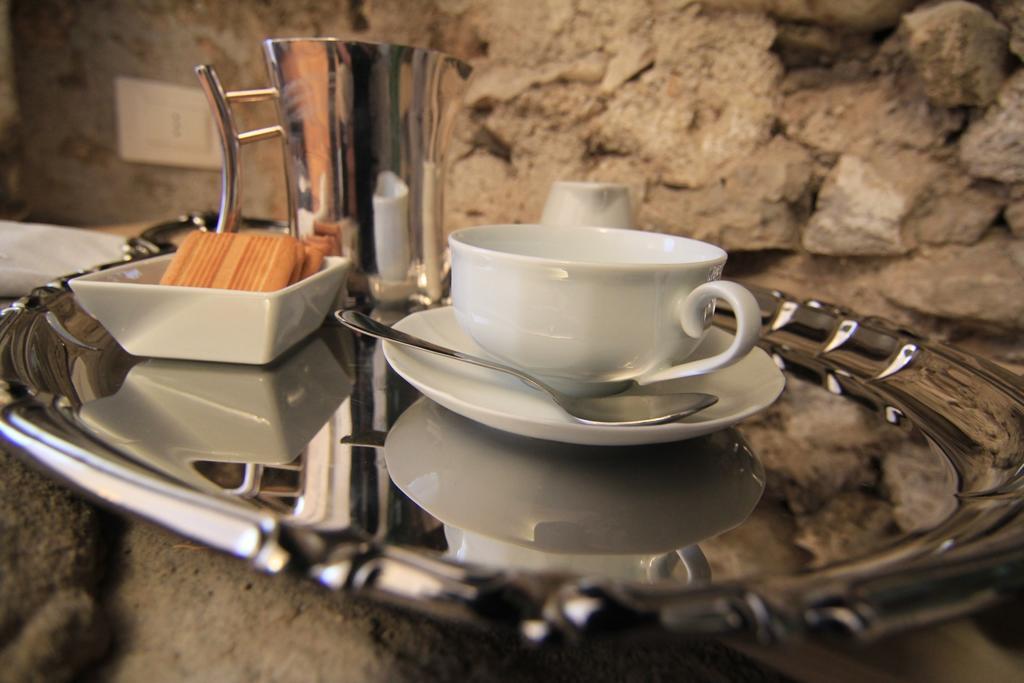 La Piazzetta Di Canale B&B Tenno Ruang foto