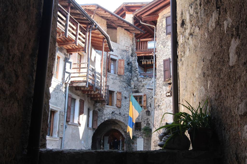 La Piazzetta Di Canale B&B Tenno Bagian luar foto